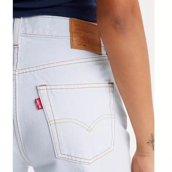 NWT Levi’s 501 90’s Jeans Light Wash - Picture 3 of 5